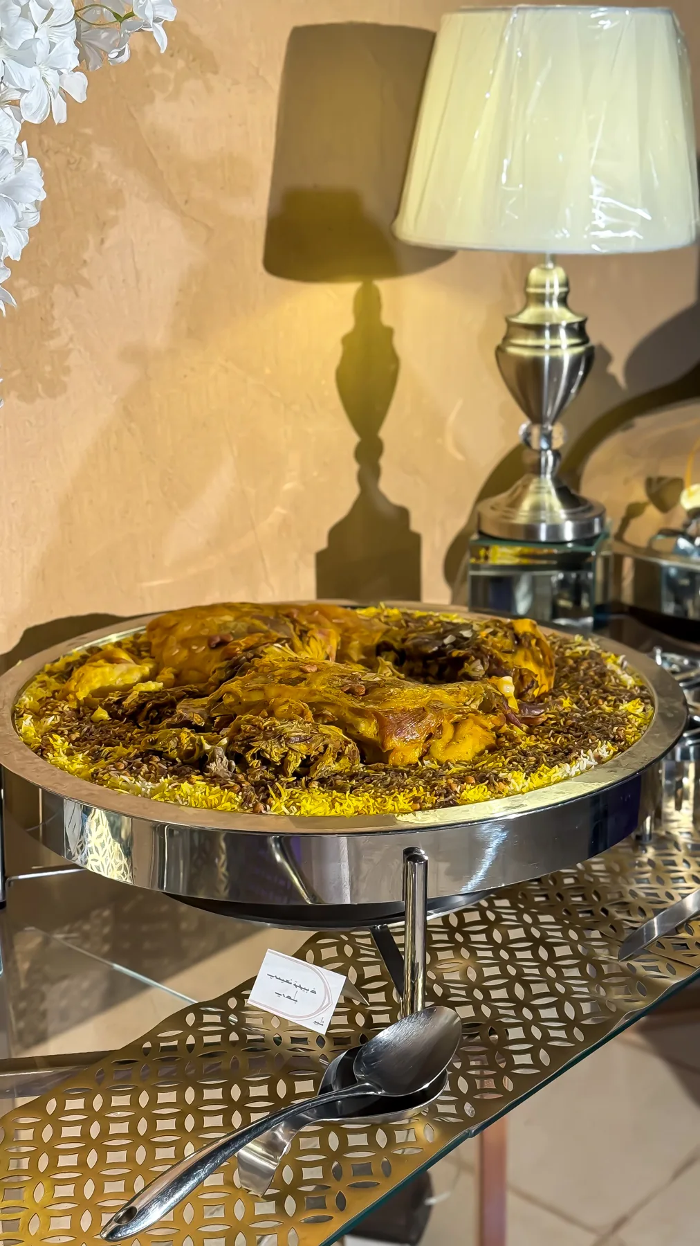 على المائدة — أطباقنا الرئيسية